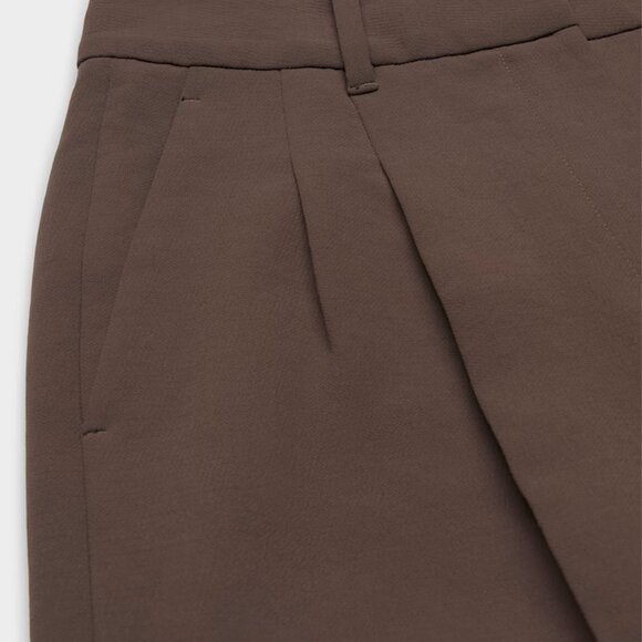 Aritzia Effortless Pant Short - Picture 7 of 8